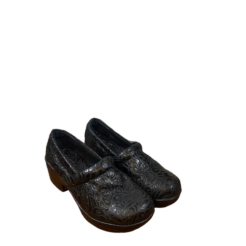 Born BOC Womenβs Black Leather Professional Floral Clogs Size 7